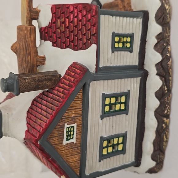 1999 Victorian Village Collectibles  Old Towne Boat Shop Hand Painted Porcelain - Picture 8 of 15